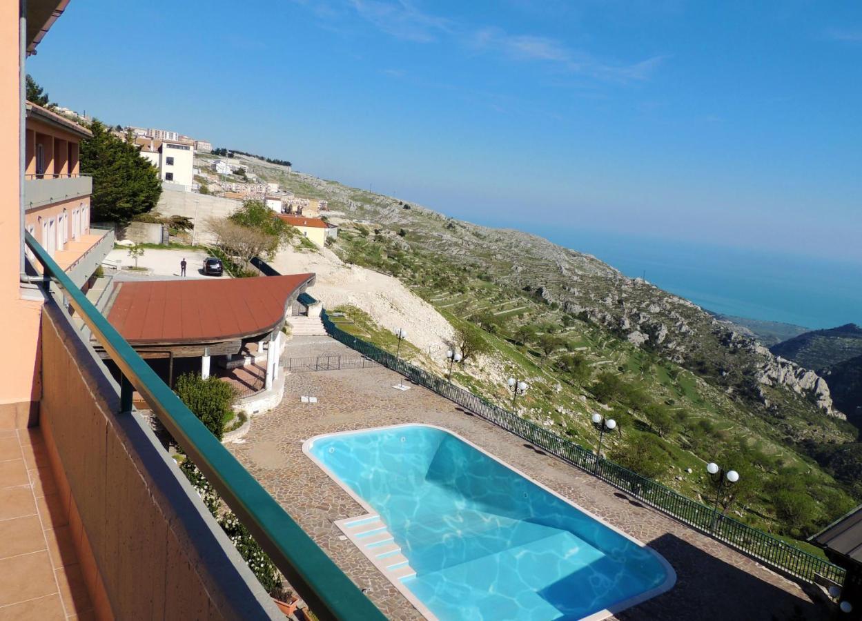 Monte SantʼAngelo B&B Angela מראה חיצוני תמונה