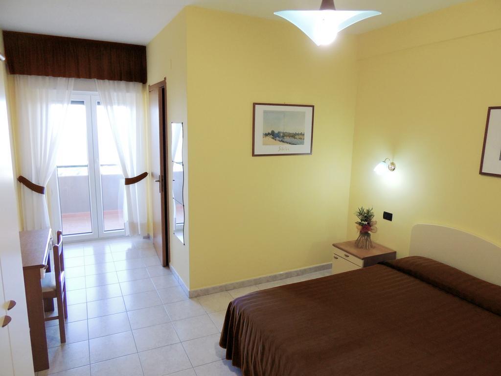 Monte SantʼAngelo B&B Angela חדר תמונה